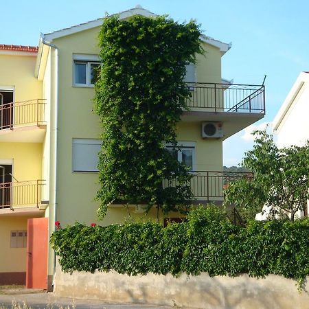 Apartments Borozan Vinisce ภายนอก รูปภาพ